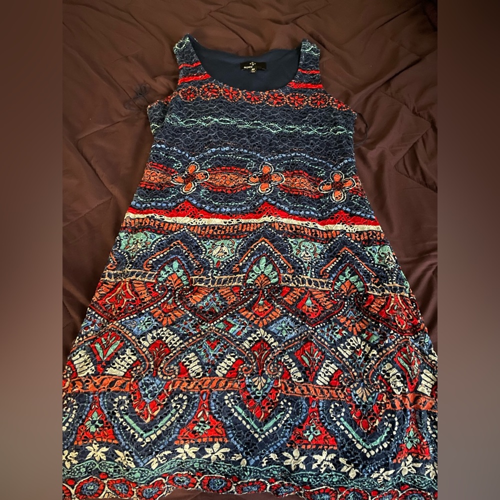 Short sleeve dress. Knee length